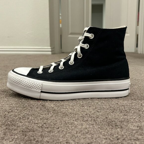 Chuck Taylor All Star Lift Platform Canvas Women's Shoe - Black - Picture 2 of 5